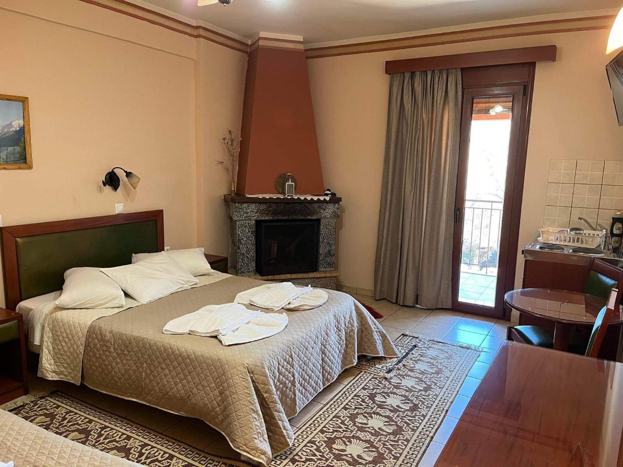 To Spiti Tis Irinis Hotel Vitina Exterior photo