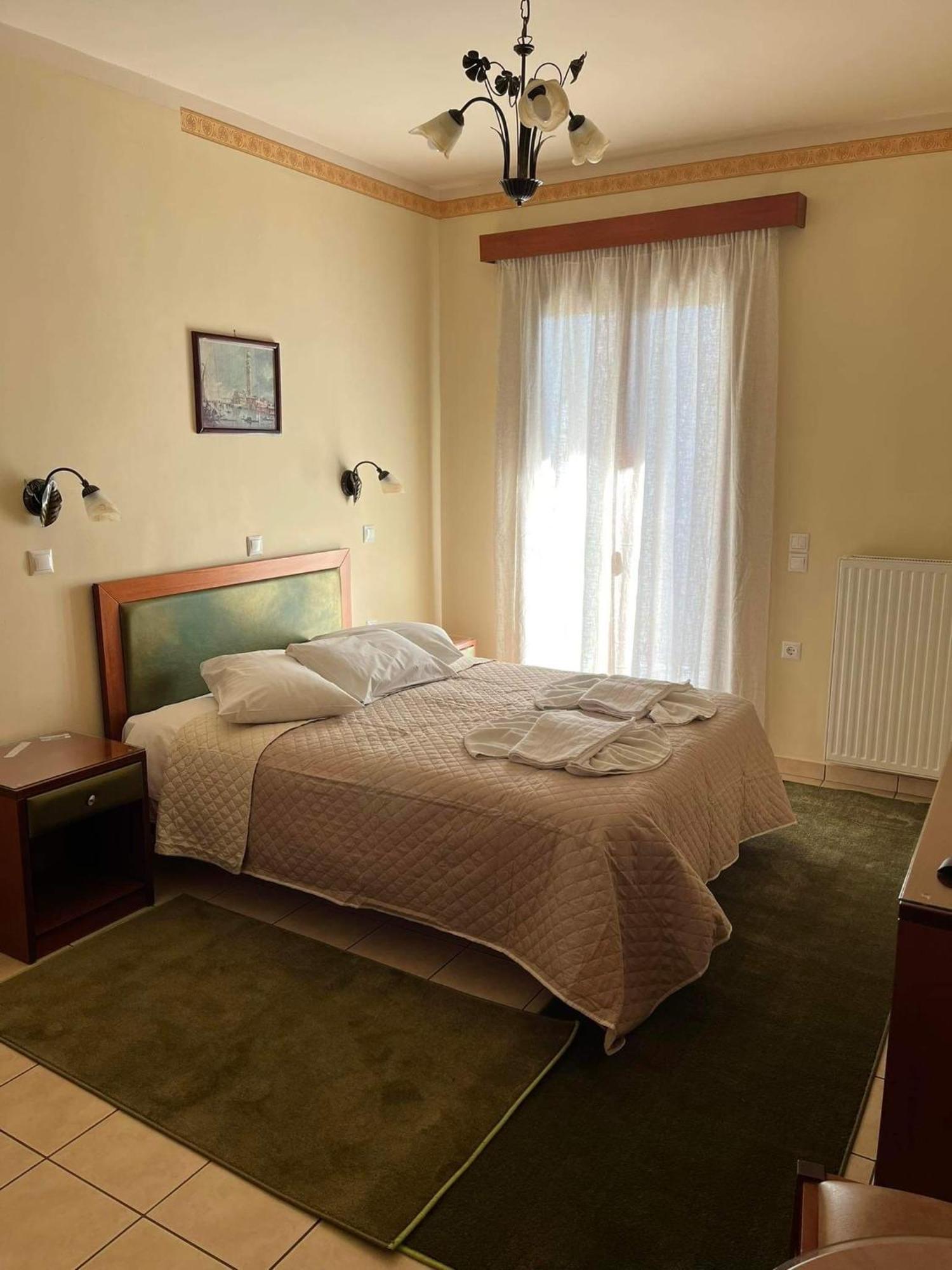 To Spiti Tis Irinis Hotel Vitina Exterior photo