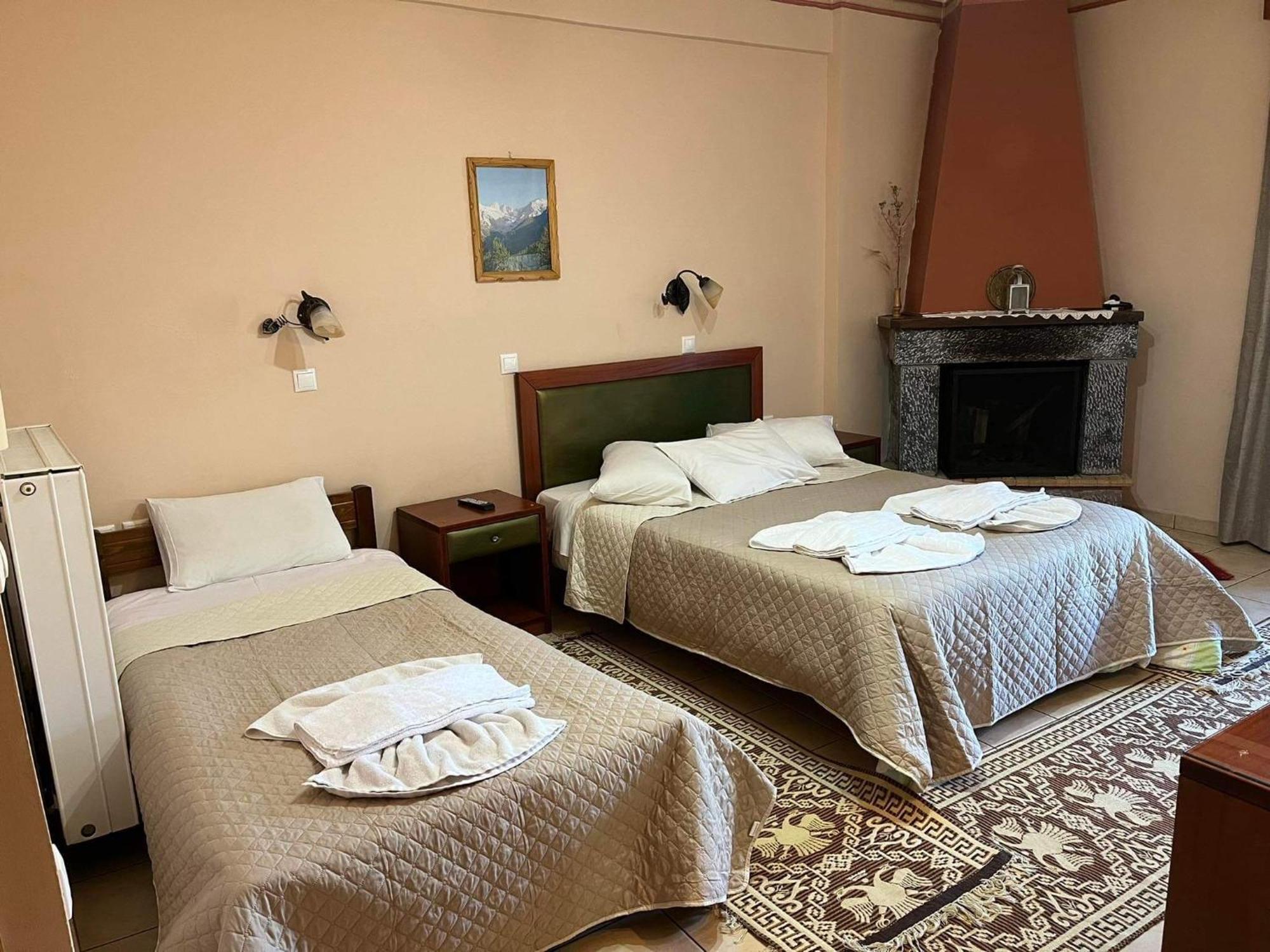 To Spiti Tis Irinis Hotel Vitina Exterior photo