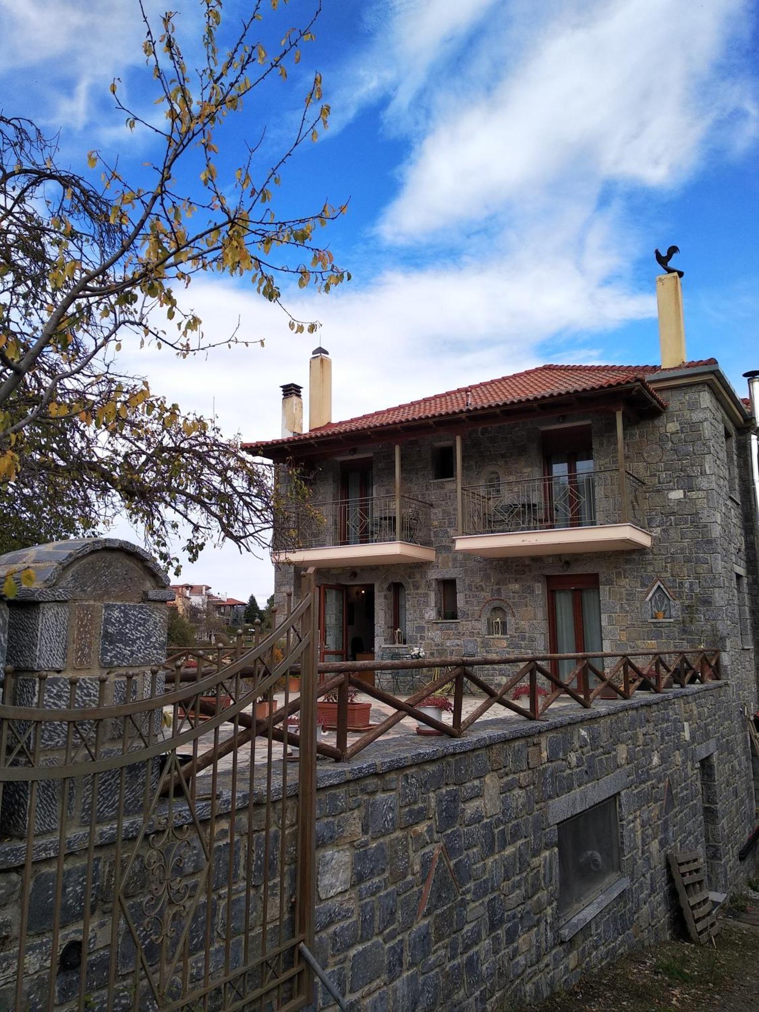 To Spiti Tis Irinis Hotel Vitina Exterior photo